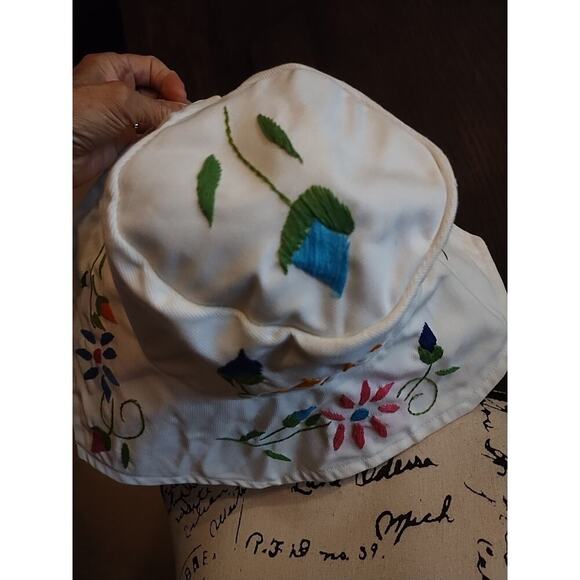 White denim Boho Gypsy Bucket Hat Floppy Embroidery Flower wide brim sun beach - Picture 5 of 6